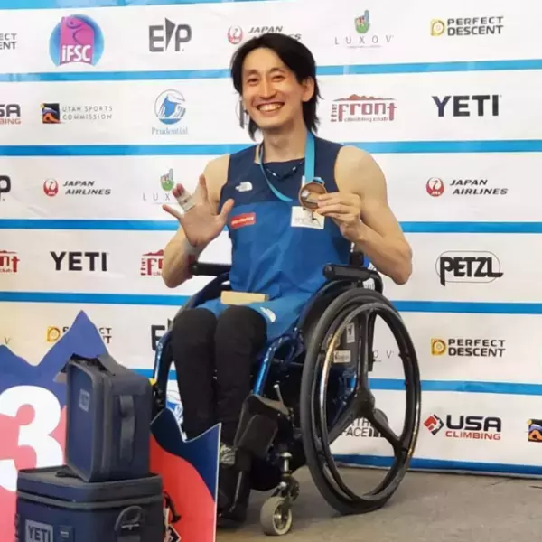 パラクライマー大内 秀之(一般社団法人フォースタート理事長)が、『パリコレ』ファッションショーに「車いすアスリートモデル」として出演決定！　一般社団法人日本障がい者ファッション協会主催 WFR