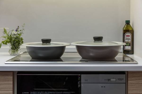 軽くて扱いやすく、割れない土鍋風万能鍋 9月20日発売！～煮物・焼き物・炒め物などすべての料理に対応～