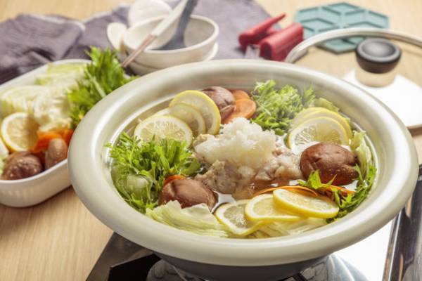 軽くて扱いやすく、割れない土鍋風万能鍋 9月20日発売！～煮物・焼き物・炒め物などすべての料理に対応～