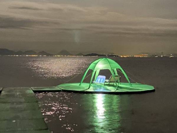 海,川,池など波と水辺を感じる新しい時間を提供！自分達だけの空間を楽しむ「連結浮島(アクラスラー)」が11月1日発売！