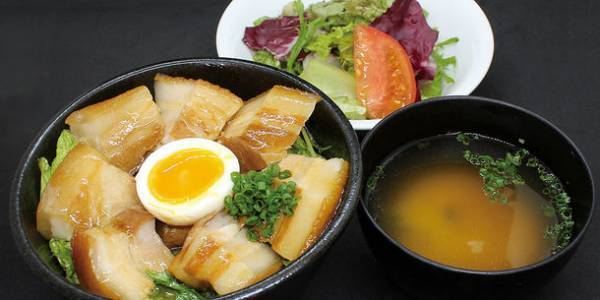 ＜沖縄の子ども達へ＞　地域交流と食育の促進を目指す「キッズ食堂」の開催場所が「PIZZA BAR KomuGi」から「島唄ライブおばぁの家 海音」に変更