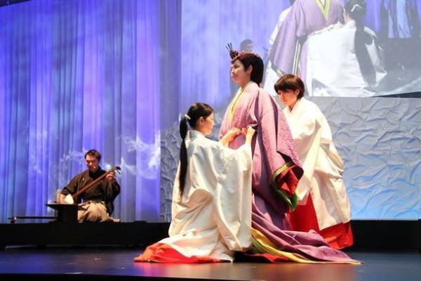 日本最古の歴史書、古事記を踊りつくす！スズキ拓朗のおどる古事記「コノハナノサクヤヒメ」と「十二単お服上げ」2本立て上演