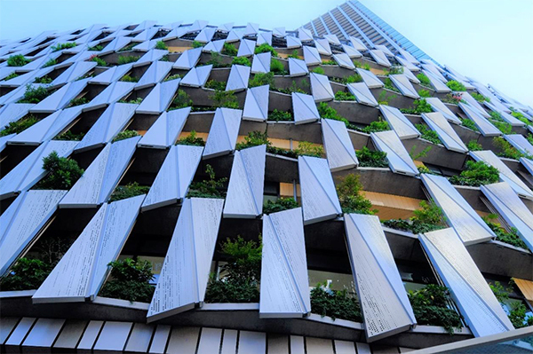 大阪梅田ツインタワーズ・サウスにおける壁面緑化、屋上緑化などの植栽施設が緑の認定制度「SEGES（シージェス）」の「都市のオアシス」に認定されました