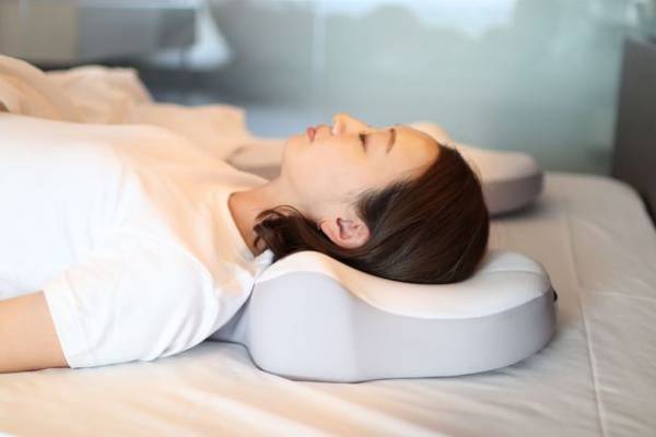 完売で販売見合わせ！猫背・巻き肩ケアの『ゴッチョ背まくら』が待望の予約受付再開！国内唯一の販売サイト「背ラピストStore」にて