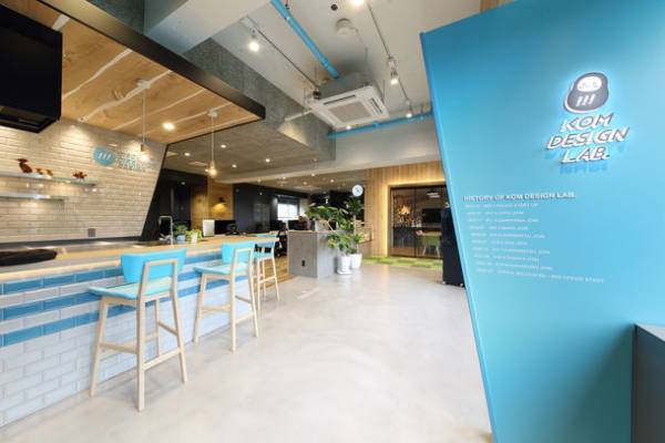 コロナ禍においてブランド価値のあるオフィスづくりを模索　コムデザインラボが自社デザインでオフィスを移転