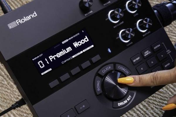 高品位のサウンドと演奏性を自宅で楽しめる電子ドラムの最新モデル2機種を発売