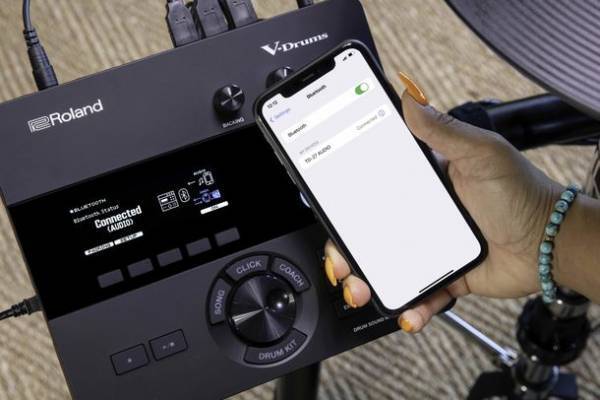 高品位のサウンドと演奏性を自宅で楽しめる電子ドラムの最新モデル2機種を発売