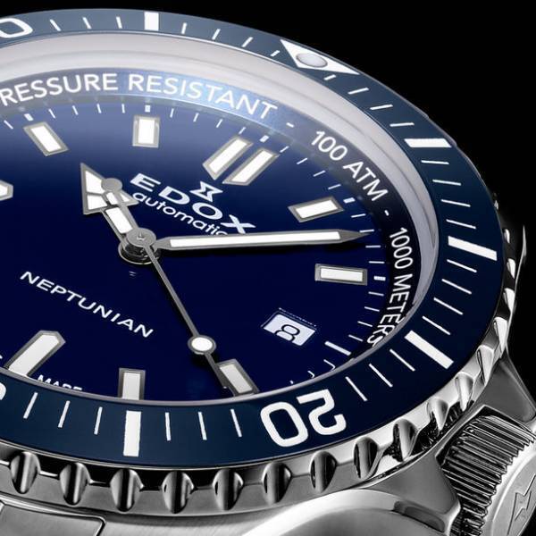 スイスの高級時計ブランドの1,000m防水ミリタリーウォッチ「ネプチュニアン オートマティック」に新色追加