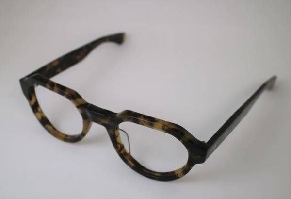 佐々木セルロイド、土に還る素材を利用したサングラス「CustoMegane」をアパレル事業向けに10月18日より受注開始