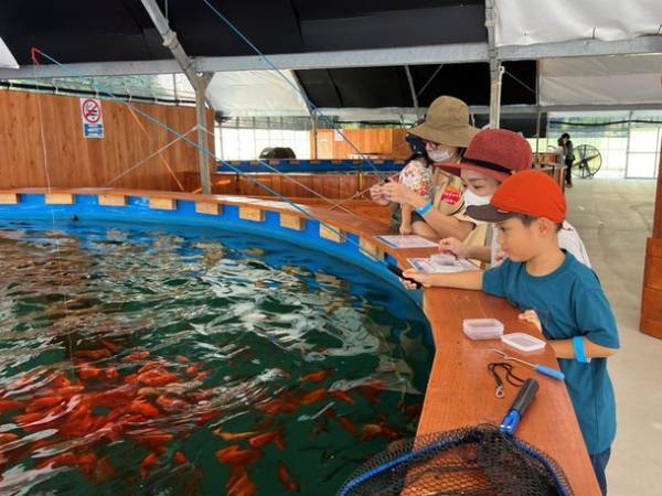 熱帯魚釣り、宝探しなど一日中楽しめる！大規模“屋内釣堀”「釣って見つけるぼうけんの国」観光需要回復の沖縄に10月7日(金)オープン！