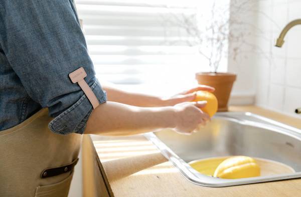 家事や仕事がスムーズにできる「GEEULUSスリーブホルダー」makuakeにて10月12日～11月22日まで販売！