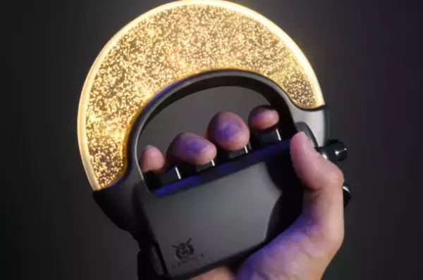 シンプル操作！10種類の色を登録可能な次世代型ペンライト「オッドリング」のモニターを2023年4月30日まで募集中！