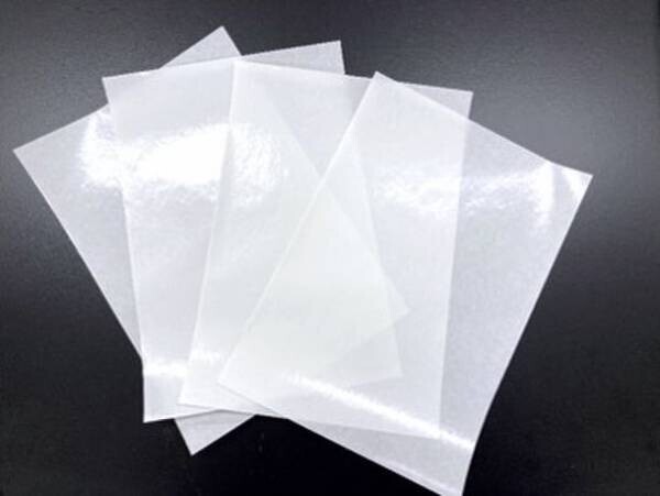 シール・ラベルの剥離紙(セパレーター)を原料とした再生紙の開発に成功