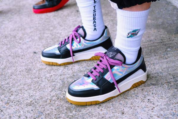 スニーカーブランド「+TSUBASA」と現代アーティスト「CALVIN HASHI」がコラボレーション　ポップアップストアが渋谷スクランブルスクエア5Fに10月13日オープン