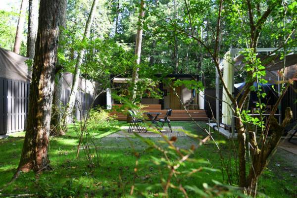 山梨県のプライベートグランピング施設「ふじ・ふもとの森」　ドッグラン・フォレストにて期間限定の割引プランの提供開始