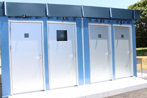 北欧のオーロラ観察をモチーフとしたグランピング施設内に満天の星と天空露天風呂が楽しめるキャンプ場をオープン