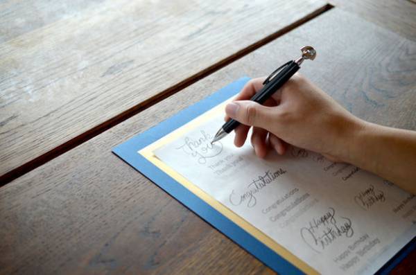 発売から1ヶ月で1万人の元へ　“ボールペンで描ける箔”「煌葉-kiraha-」がリニューアル発売