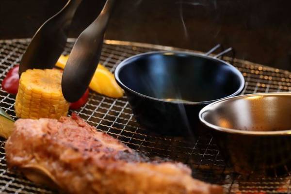 特許取得技術で発色加工されたこれまでにない色鮮やかな【シェラカップ】　ステンレスのメイクアップアーティスト“オロル”が「Makuake」にて先行販売開始！