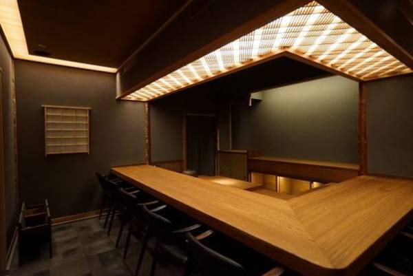 福岡のチョコレート専門店XXOCOA(ショコア)　茶室をイメージした数寄屋造りのカフェで愉しむ大人のスイーツ　秋の新作デセール「ショコラとバニラのブリュレ」提供開始