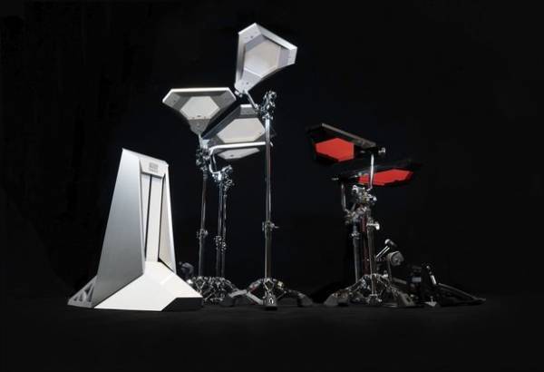 ローランド創業50年を記念したコンセプト・モデルを特設ウェブページで公開