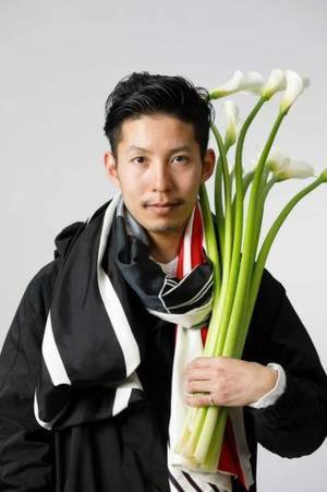 佐賀の古民家和菓子店「小嶋や」で第3弾 コラボ花展を開催！2022/11/3(祝・木)～11/10(木)の8日間限定　若手フラワーアーティスト 松本光が敷地内を華やかに彩る