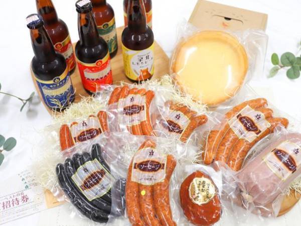 秋空の下、風に揺らぐコスモスに囲まれる　堺・緑のミュージアム　ハーベストの丘にて10月下旬～11月中旬頃「50万本のコスモス」が開花予定