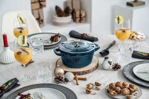 仏鋳物ホーロー鍋ストウブ　伝統とモダンが融合したデザインの「ツイストココット」を発売