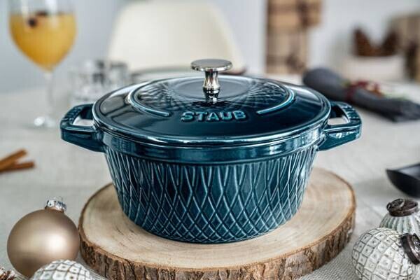 仏鋳物ホーロー鍋ストウブ　伝統とモダンが融合したデザインの「ツイストココット」を発売
