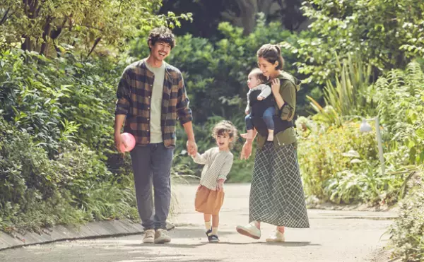 代官山 蔦屋書店とBABY&Meが「感動の抱っこ体験」を提供する新たなサービスを期間限定にて実施