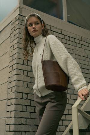 韓国発レディースファッションブランド「FOLNUA」より新たに待望のアパレルラインを含めた22FW新コレクションが登場！