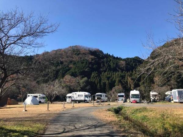 白井貴子・Cheer up RV Fes. 実行委員会がタッグを組んで11月5日・6日に長野・小谷村にてキャンプイベント開催