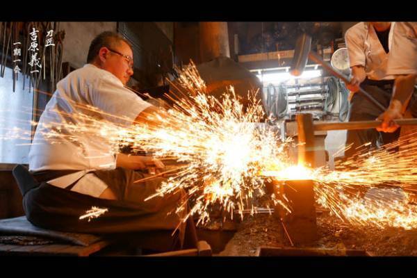 世界のセレブが愛した日本刀の刀鍛冶　刀鍛冶 吉原義一　若き天才と呼ばれた男の「最後の作刀」ドキュメンタリーを本日11月1日に公開＆DVDを発売