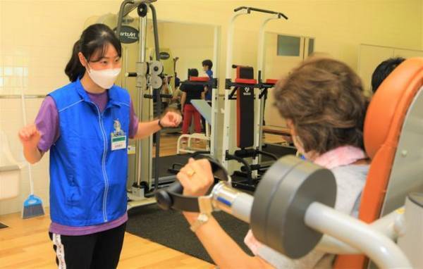 ＜開催レポート＞さいたま市緑区の高齢者25名が 学生と一緒に楽しく効果的に運動　浦和大学 公開講座「健康体操教室」を開催