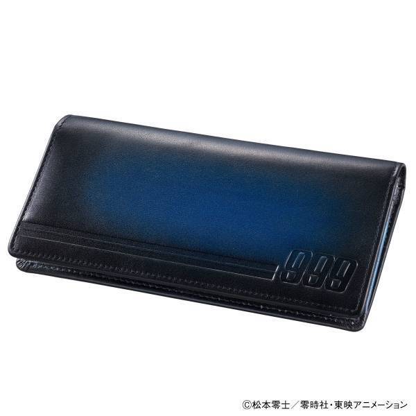 開くたび、憂いを帯びた表情の美しいメーテルが現れる……『銀河鉄道999』45周年を記念して紺碧の宇宙をイメージしたグラデーションレザーの長財布が登場！