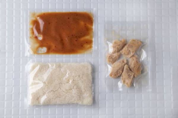 “ミールキット第1弾”新食感大豆ミート『LIKE CHICKEN!?』を使用！タイ料理カオマンガイがプラントベースで11月4日に登場