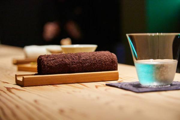 海外のホテル賞を相次ぎ受賞する「白井屋ホテル」が考える五感体験を提供するおしぼりサービスの極意とは