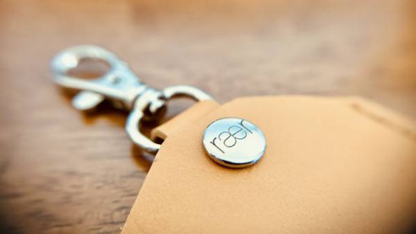 大切なお守りをマモッテミセル(守って魅せる)！おしゃれに携帯できる「お守りポケット」を11/1より販売開始