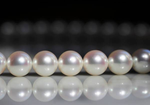 日本一真珠らしい和菓子『虹のしずく』が誕生　11月3日～6日のジュエリーフェアへ来場予約の方に無料で提供！～真珠スペシャリストと老舗和菓子職人がコラボ～