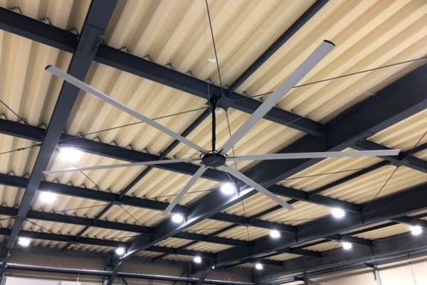 五常の大型シーリングファンの売り上げが昨対比135％増　“逆回転”で暖房効率アップ、節電で電気代が抑えられると好評