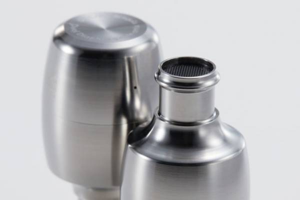 2枚の振動板を同軸上に配置する「DDM方式ドライバー」搭載　ドブルベシリーズのフラッグシップモデルが金属筐体となって新登場　「HP-W100」「HP-W200」「HP-W300」を11月20日(日)より発売！