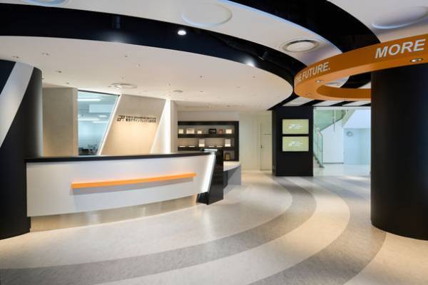 デザイン専門校「東京デザインプレックス研究所」渋谷ファイヤー通り旧電力館へ校舎拡大移転を完了し、リニューアルオープン