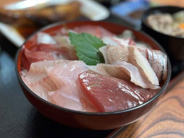 お肉から海鮮まで！千葉県庁職員が選んだ他県の人におすすめしたい千葉県の絶品どんぶりTOP10を発表