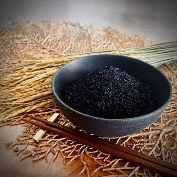 《産業廃棄物にもなりうる籾殻をアップサイクル》【籾殻炭の力を活用】フラワーデザイナーが手掛ける美しいインテリア炭消臭剤　Makuakeにて目標金額130％初日達成