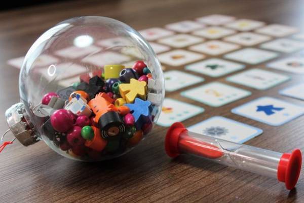 2歳から遊べるボードゲーム『しゃかしゃかみっけ』　「CAMPFIRE」にて量販化プロジェクトを開始