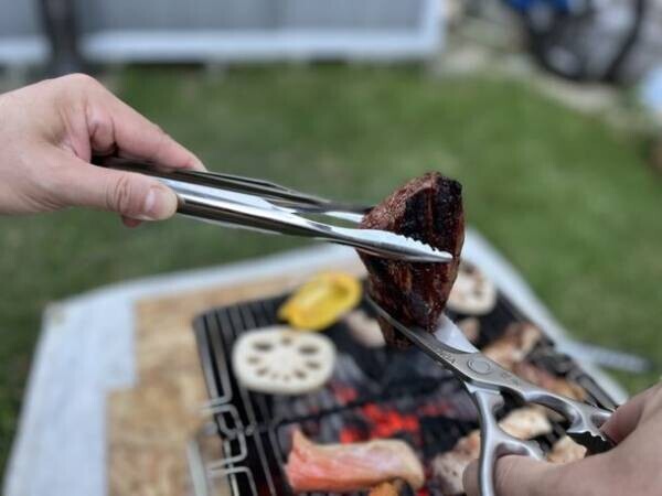 創業394年の集大成！骨付き肉から魚も野菜もスパッと切る！至高の料理バサミ「煉牙」が11月29日まで限定販売中