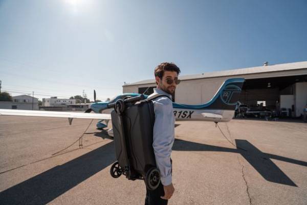 移動が楽しい！ビジネス、全国旅行支援にも大活躍！キックスケーター付きバックパックが日本初上陸！Makuakeにて11月4日(金)より販売開始で目標金額達成！