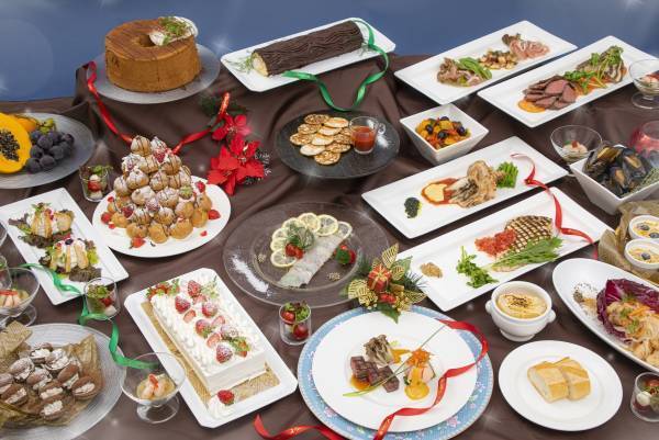 ホテル京阪 京橋 グランデレストラン「ロレーヌ」で楽しむクリスマスメニュー～スイーツビュッフェとディナー ハーフビュッフェ～