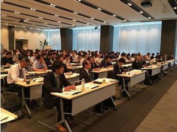 業界初！ママ・パパ・祖父母向け研修サービス「親子育ち研修プログラム」を12月1日(木)より提供開始