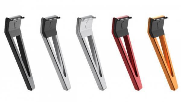 人間工学に基づいたデザイン　2本のアームをグリップする一枚刃カミソリ“HYPE Razor”が支援金400万円を達成