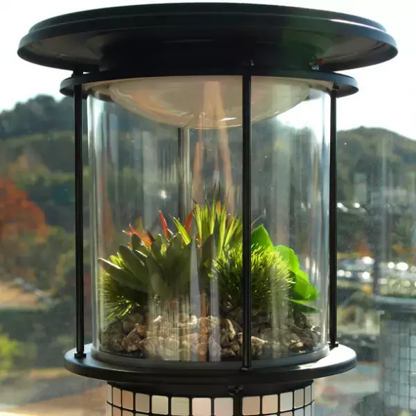 日常も観賞用として楽しめるソーラーLEDランタン「おうちランタン テラリウムグリーン」発売！